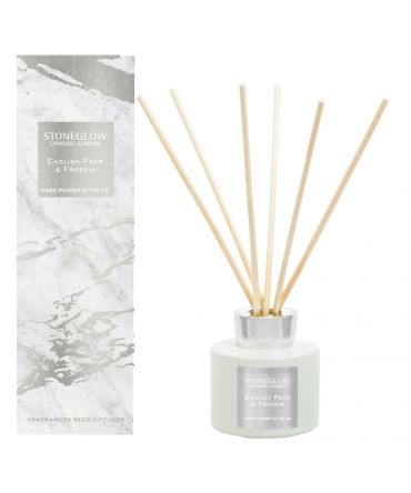 Дифузер с ароматизиращи пръчици English Pear & Freesia. Елегантен подарък за жена, сватба, рожден ден, абитуриенски бал.